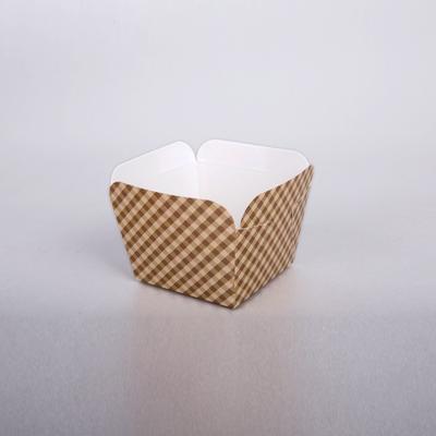 KARE MİNİ KEK KALIBI -KAHVE EKOSE (47 x 47 x h:48 mm) / 100 ADET